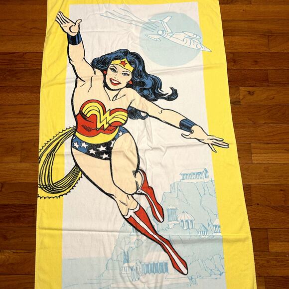 Pottery Barn Kids Wonder Woman Beach Towel Yellow White Blue Red - Picture 3 of 7